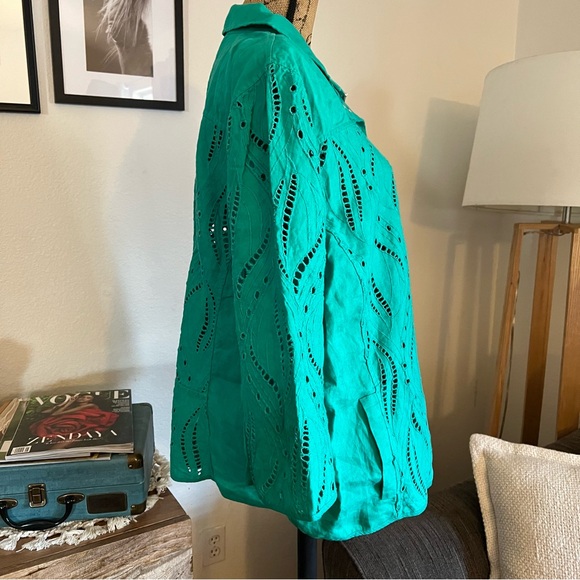 CHICOS EYELET %100 LiNEN JACKET
3/4 SLV JACKET CONGO GREEN
570201928 SIZE 4 - Picture 3 of 16